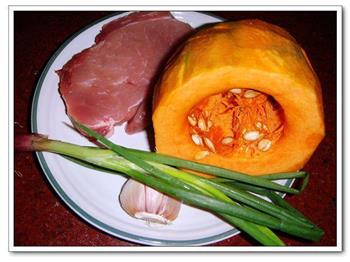 南瓜肉片焖饭的做法步骤1
