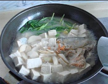 三文鱼头汤的做法步骤6