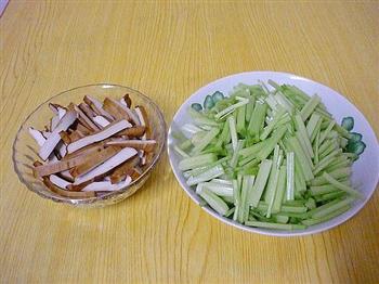 芹菜炒豆干的做法步骤1