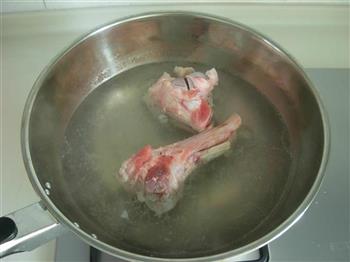 蕨麻猪骨汤的做法步骤2