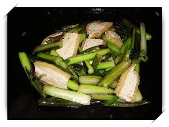 酿猪皮炒红菜苔的做法步骤8