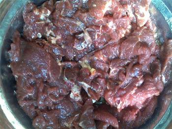 金针菇炒牛肉的做法步骤1