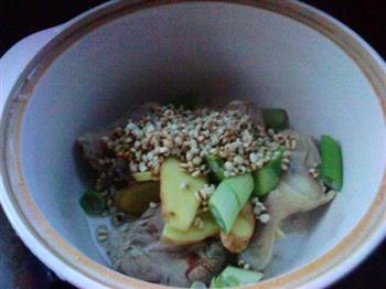 莲子薏米煲鸭汤的做法步骤7