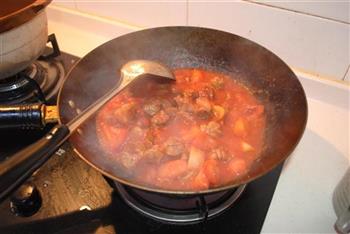 西红柿炖牛肉的做法步骤3