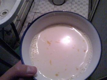 牛奶鸡蛋羹的做法步骤1