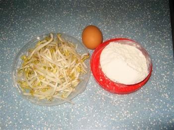 豆芽鸡蛋饼的做法步骤1