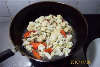 萝卜蘑菇炒菜花的做法步骤12