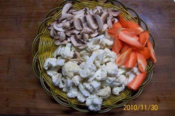 萝卜蘑菇炒菜花的做法步骤6