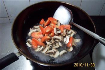 萝卜蘑菇炒菜花的做法步骤8