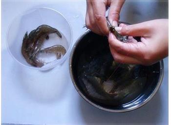 椒盐虾的做法步骤2