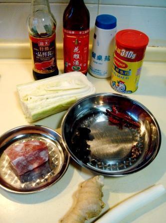 豉香肉片炒白菜的做法步骤1