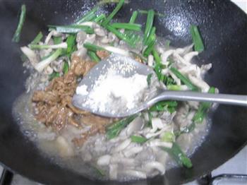 大蒜姬菇炒肉片的做法步骤10