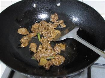 大蒜姬菇炒肉片的做法步骤6