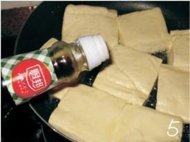 油煎豆腐的做法步骤5