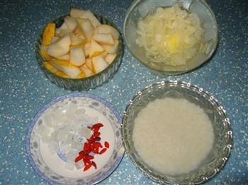 冰糖银耳鸭梨粥的做法步骤1