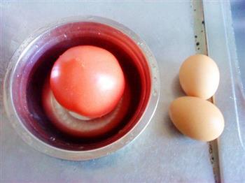 番茄虾仁鸡蛋汤的做法步骤1