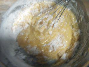 芝麻花生桃酥的做法步骤5