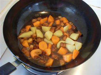 土豆胡萝卜红烧肉的做法步骤9