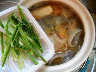 砂锅鱼头煲的做法步骤16
