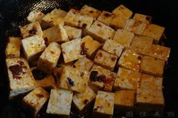 豆豉鲮鱼烧豆腐的做法步骤5