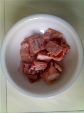 胡萝卜羊肉汤的做法步骤1
