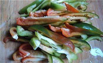 虾米炒杂蔬的做法图解2