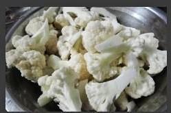 椰菜花配冬菇酿的做法图解2