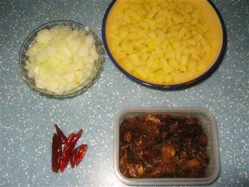咖喱土豆鸡肉饭的做法步骤1