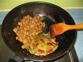 咖喱土豆鸡肉饭的做法步骤3