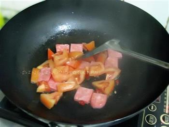 番茄火腿炒年糕的做法步骤4