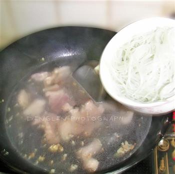 家常酸菜粉条五花肉的做法步骤5