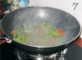 腊肉炒四季豆的做法步骤7