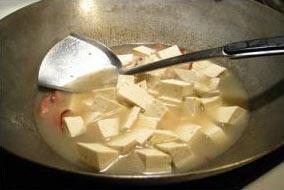 咸肉香菜豆腐汤的做法图解5