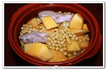 木瓜黄豆猪脚汤的做法步骤5