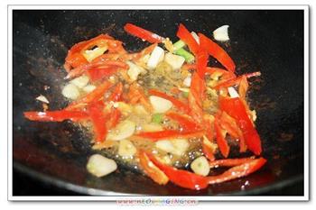 芹菜泡椒炒牛肉的做法步骤8