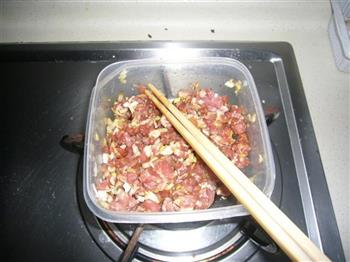 白菜猪肉包的做法步骤2
