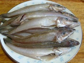 干煎沙丁鱼的做法步骤1