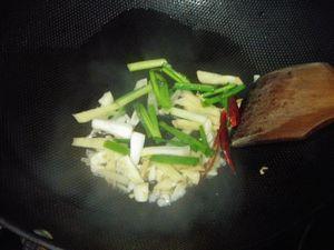 雪菜鲳鱼土豆汤的做法图解5