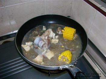 排骨玉米汤煮伊面的做法步骤6
