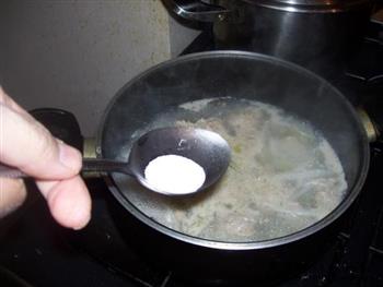 白萝卜粉丝丸子汤的做法步骤10