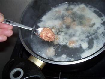 白萝卜粉丝丸子汤的做法步骤4