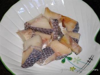 银鳕鱼西兰花沙拉的做法步骤2