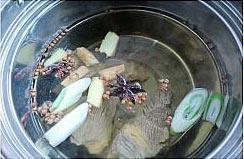 家常牛肉汤的做法步骤2