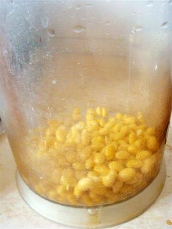 黄豆黑米豆浆的做法图解3