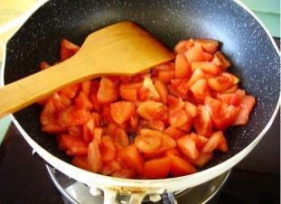 番茄炒菜花的做法步骤5