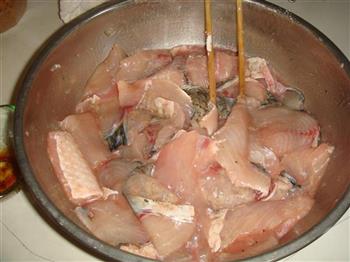 自家制酸菜鱼的做法步骤2