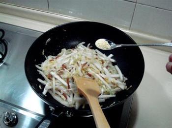 蟹干炒白菜的做法步骤5