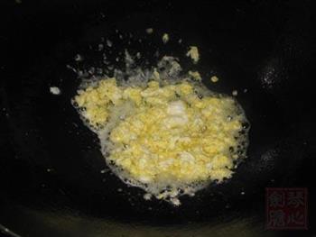 鸡蛋炒米线的做法步骤3