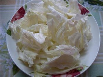 白菜炖冻豆腐的做法步骤1