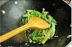 蒜香蚝油生菜的做法步骤4